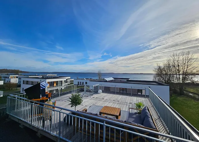 Sonnendeck - Mit Dachterrasse, Seeblick, Parkplatz, Fahrradschuppen, King-size Bett - Seenah Relaxen Apartment